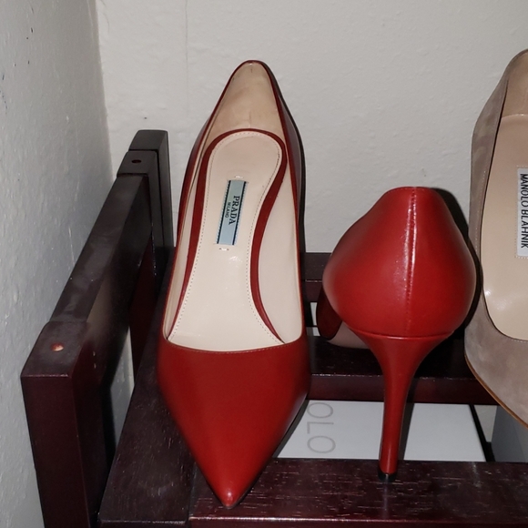 Heels - Picture 2 of 5